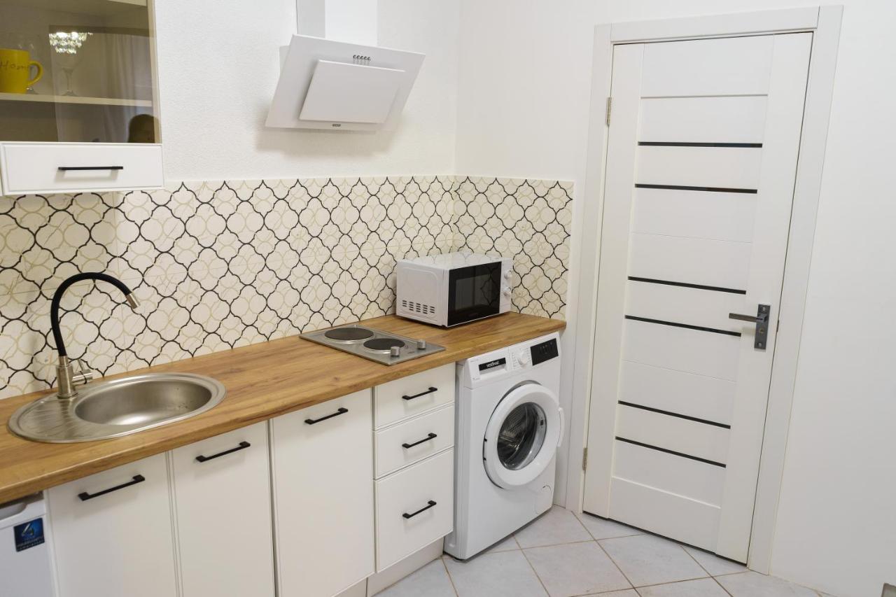 Charming Apartments In The Heart Of Lviv - Valova, Nasypna Str Exterior photo