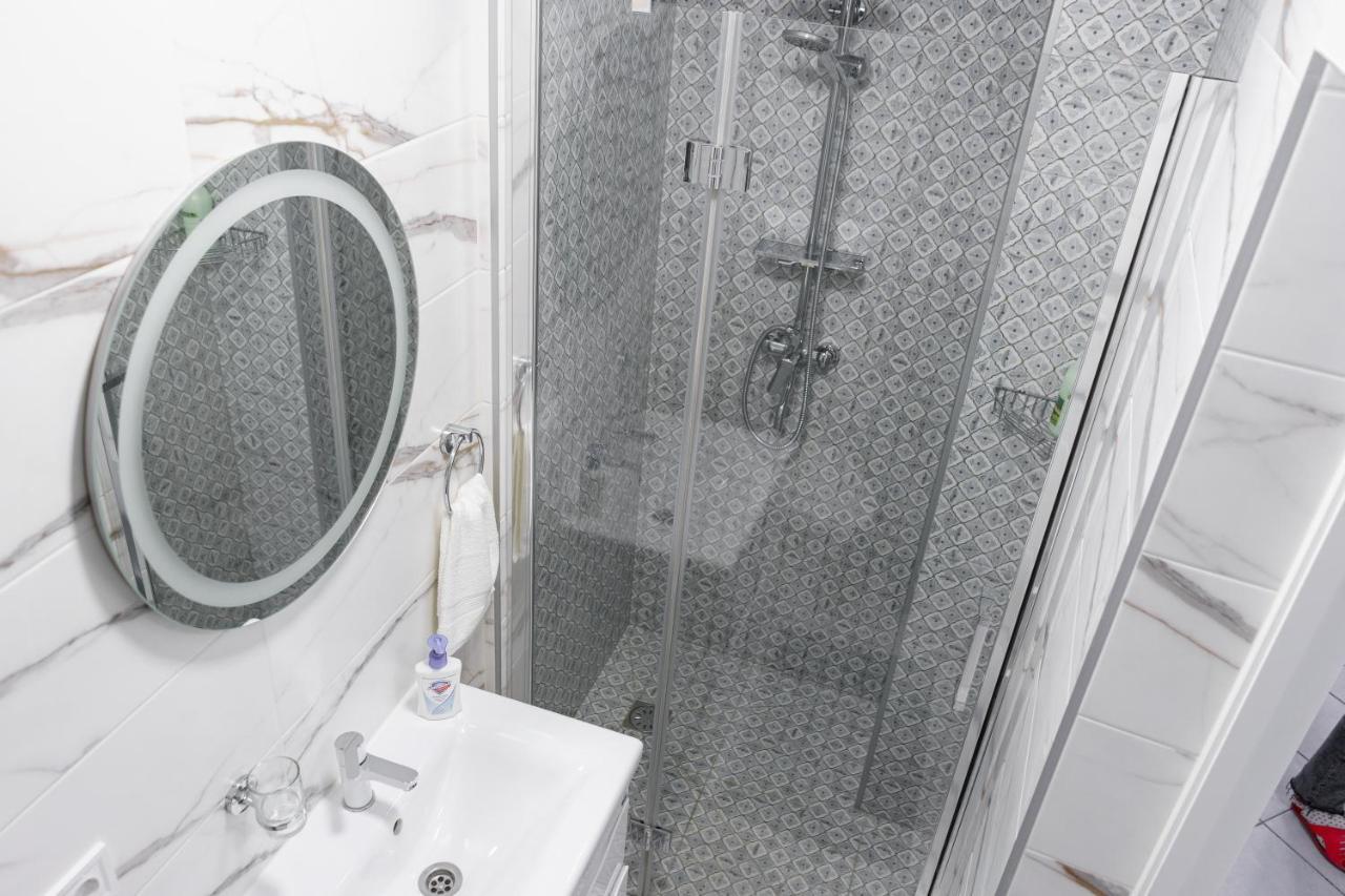 Charming Apartments In The Heart Of Lviv - Valova, Nasypna Str Exterior photo
